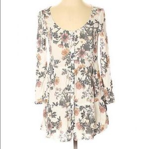 Kendall & Kylie button up floral blouse